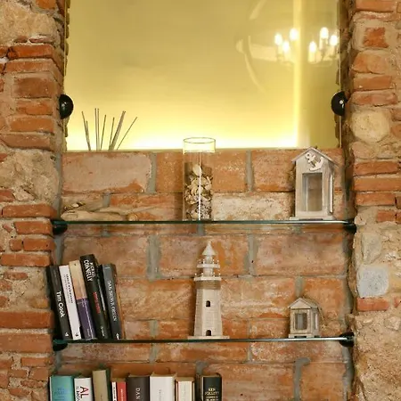 דירה La Piccola Atene Centro Storico פיאטרה סנטה